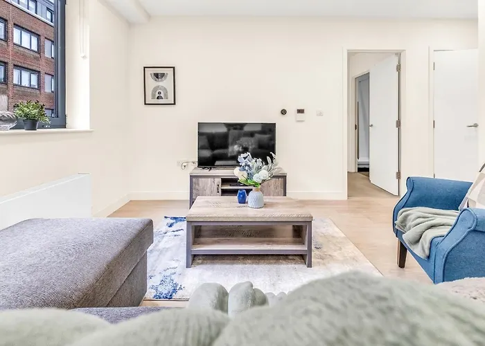 Contractors Gem, 2 Bed, Sleeps 6, Bathroom & Ensuite