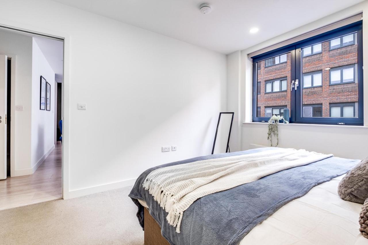 Contractors Gem, 2 Bed, Sleeps 6, Bathroom & Ensuite Apartment