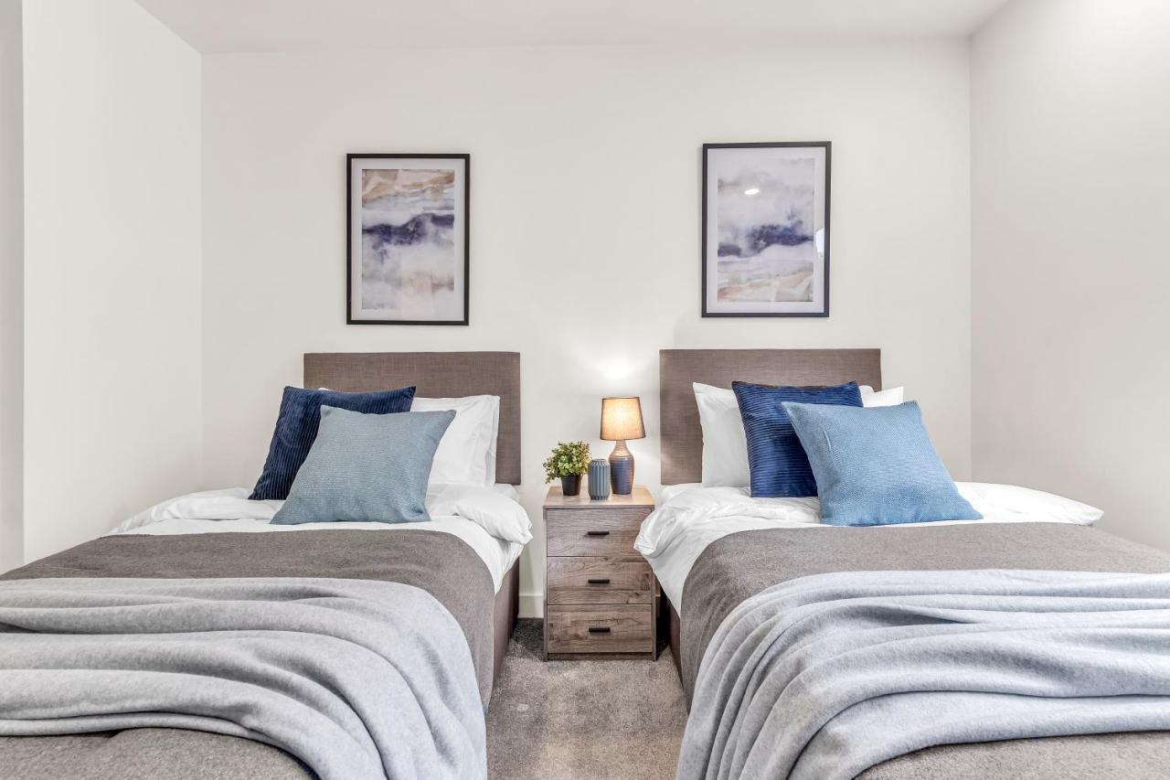Contractors Gem, 2 Bed, Sleeps 6, Bathroom & Ensuite *