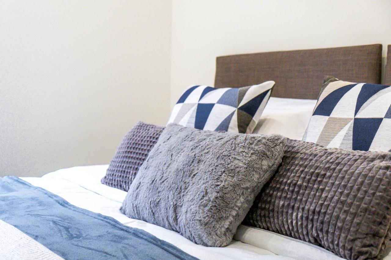 Contractors Gem, 2 Bed, Sleeps 6, Bathroom & Ensuite Apartment