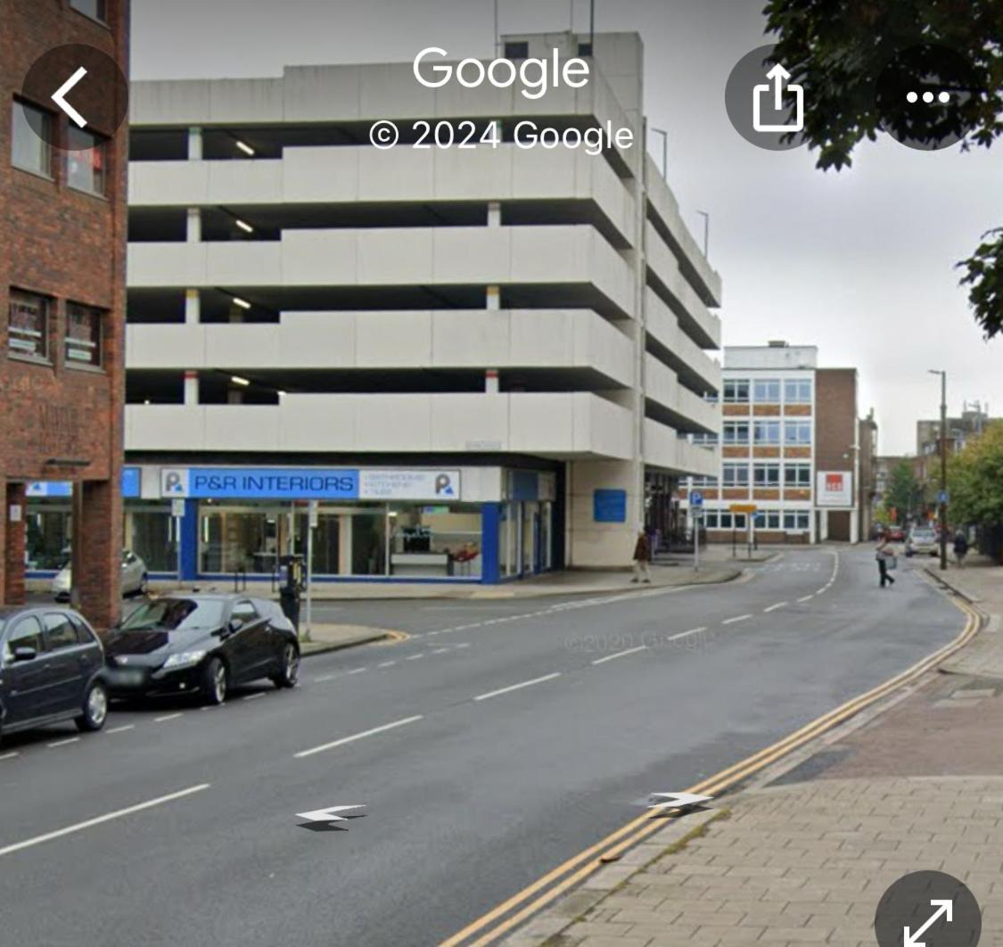 Apartment Contractors Gem, 2 Bed, Sleeps 6, Bathroom & Ensuite
